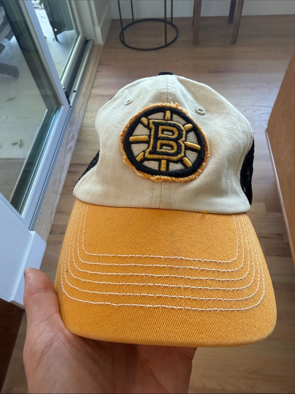 Boston Bruins ’47 Brand Distressed Trucker Hat Snapback NHL One Size unisex